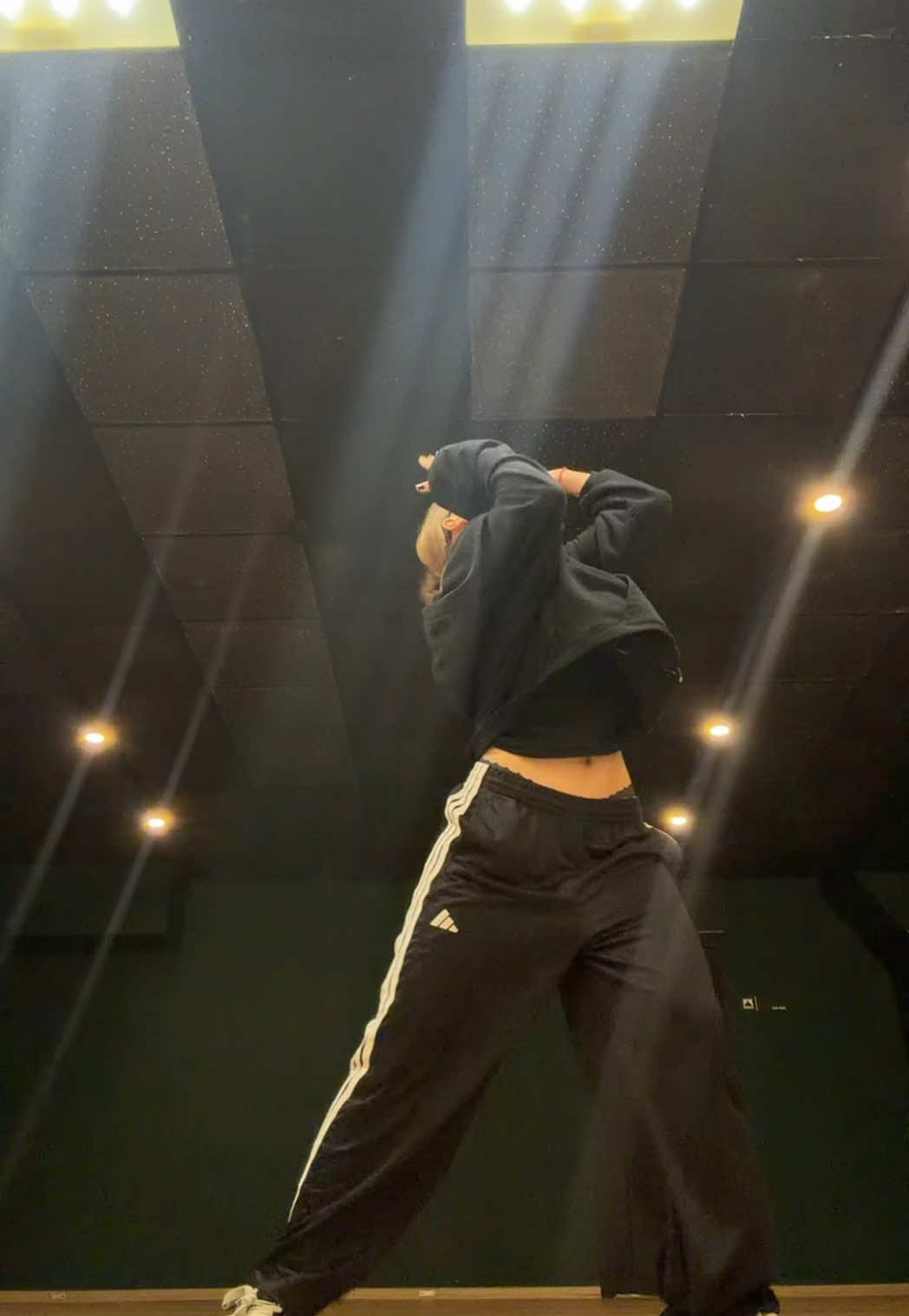 @Лера🦦