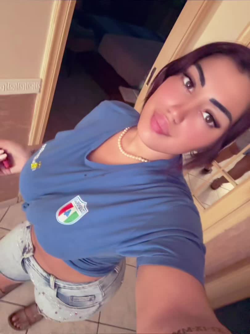 @_rosypetrone_