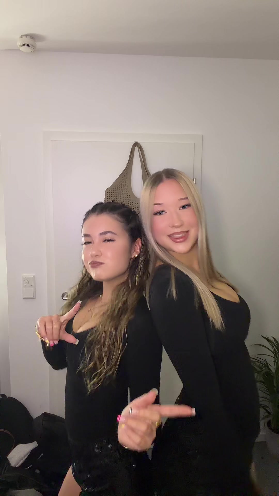 @Leonie