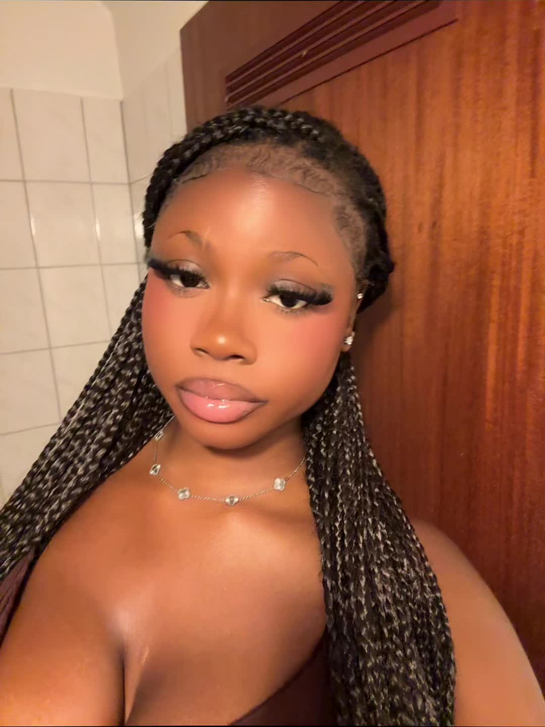 @bigshe.mira