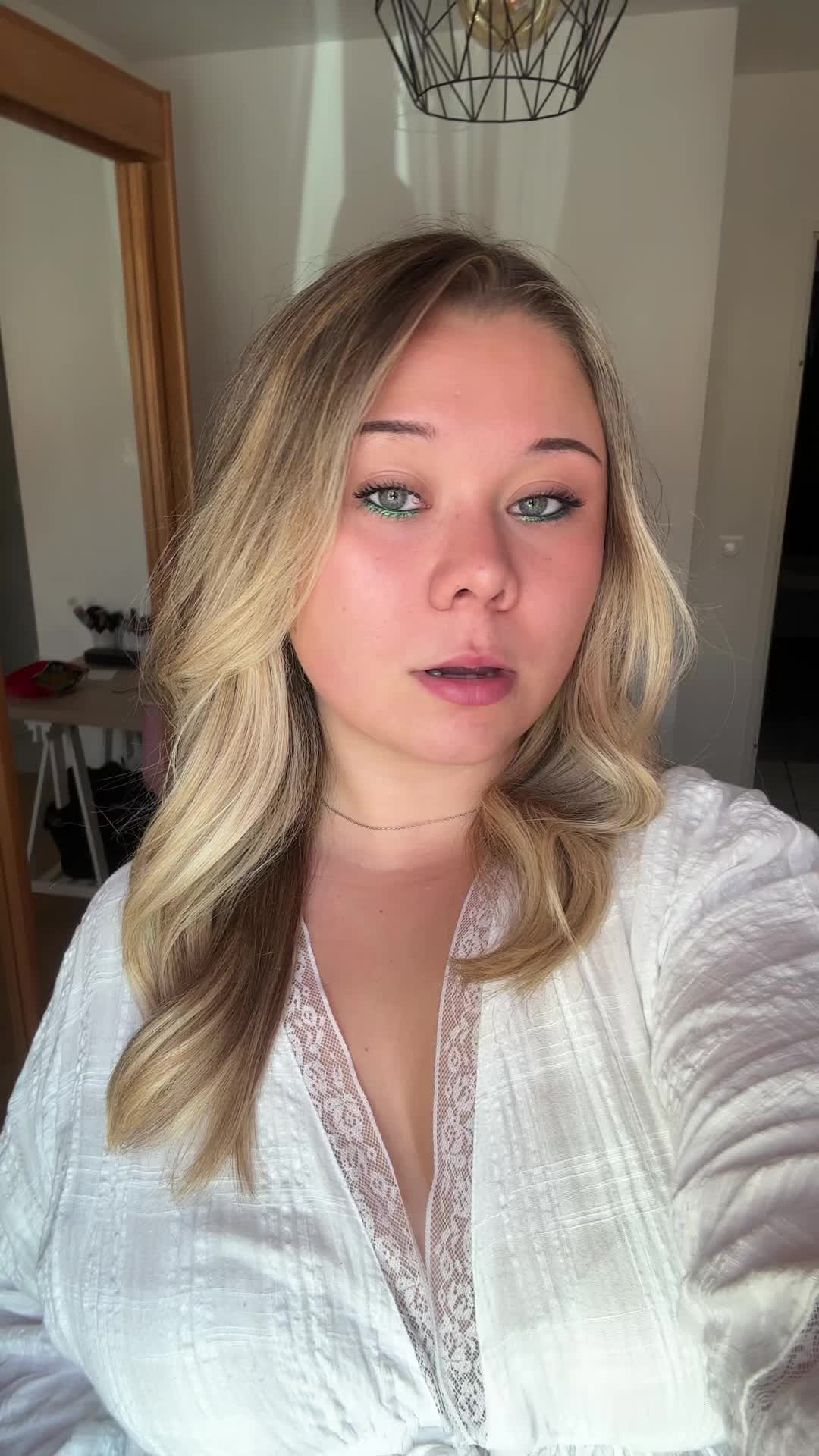 @Ath&eacute;na&iuml;s &hearts;️