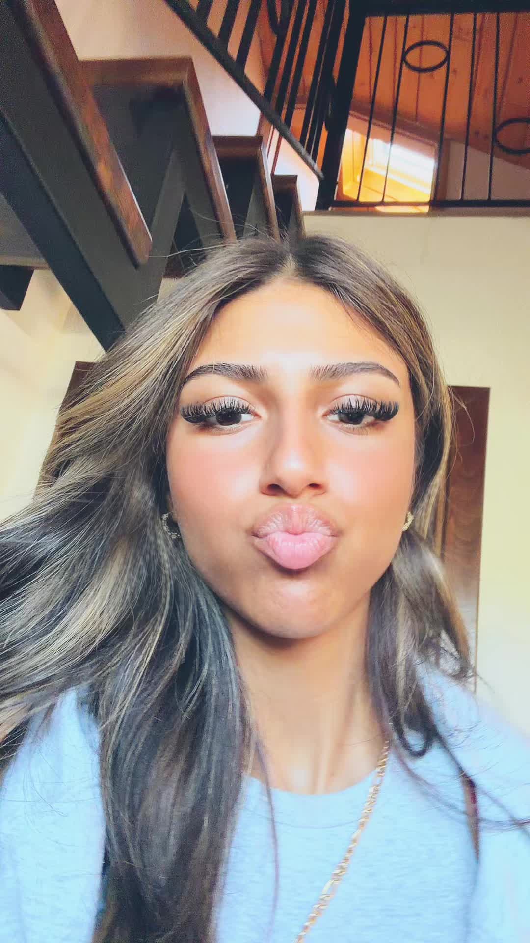 @LiveTina250k