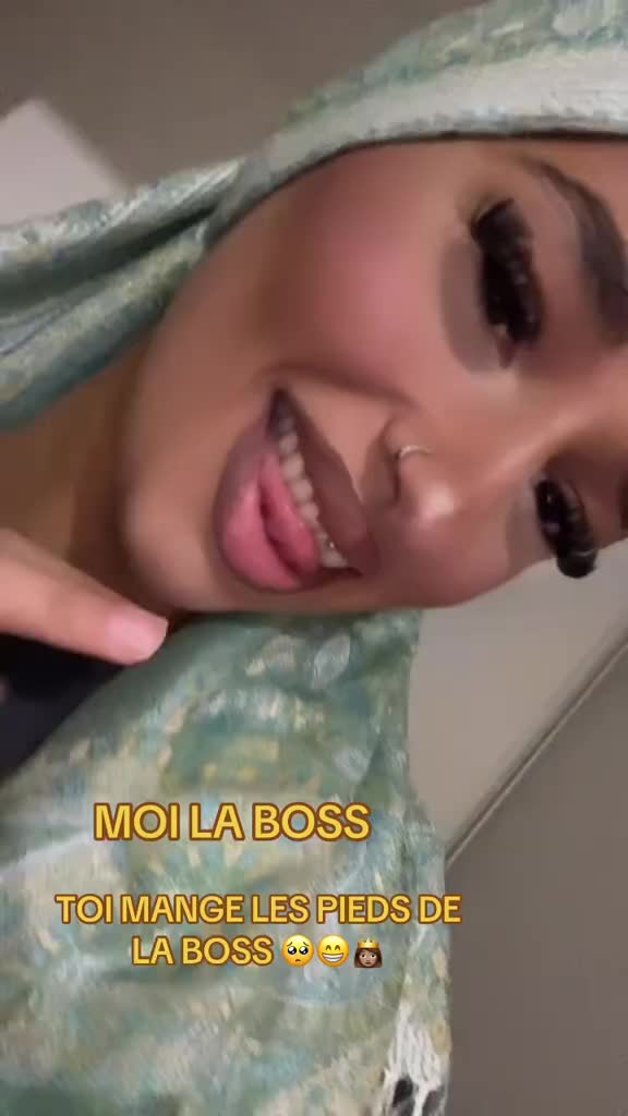 @🧎🏻&zwj;➡️