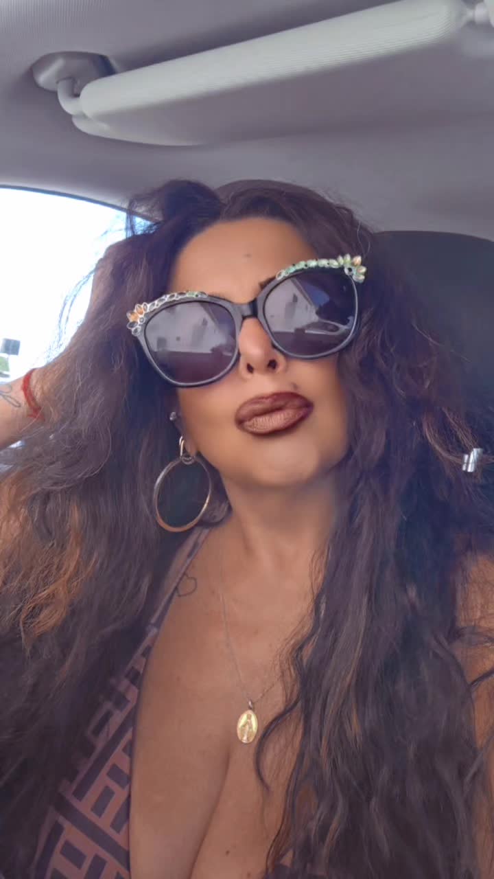 @Paola D