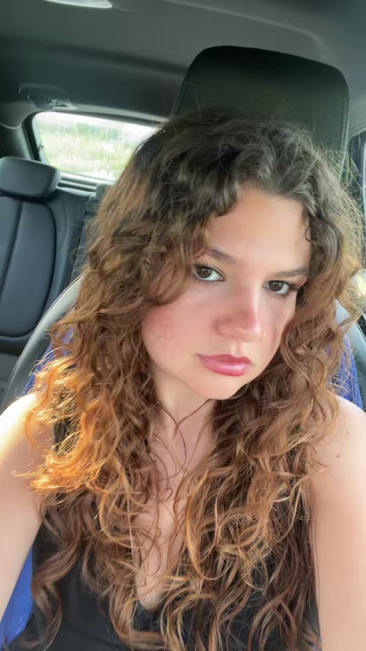 @nicoleebarison
