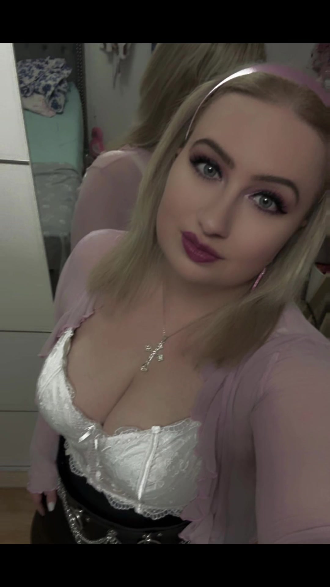 @Carushia