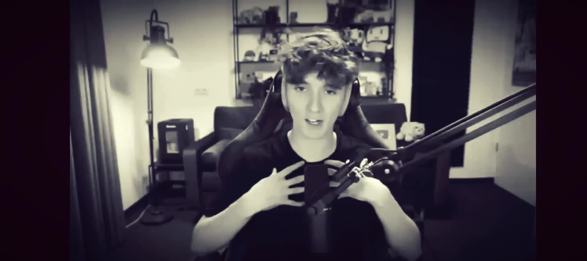 @𝓟𝓵𝓪𝓽𝓲𝓷 𝓕𝓪𝓷𝓹𝓪𝓰𝓮