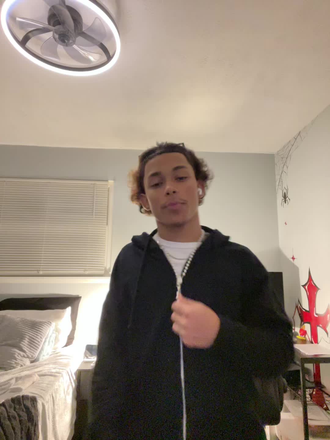 @just_yariel