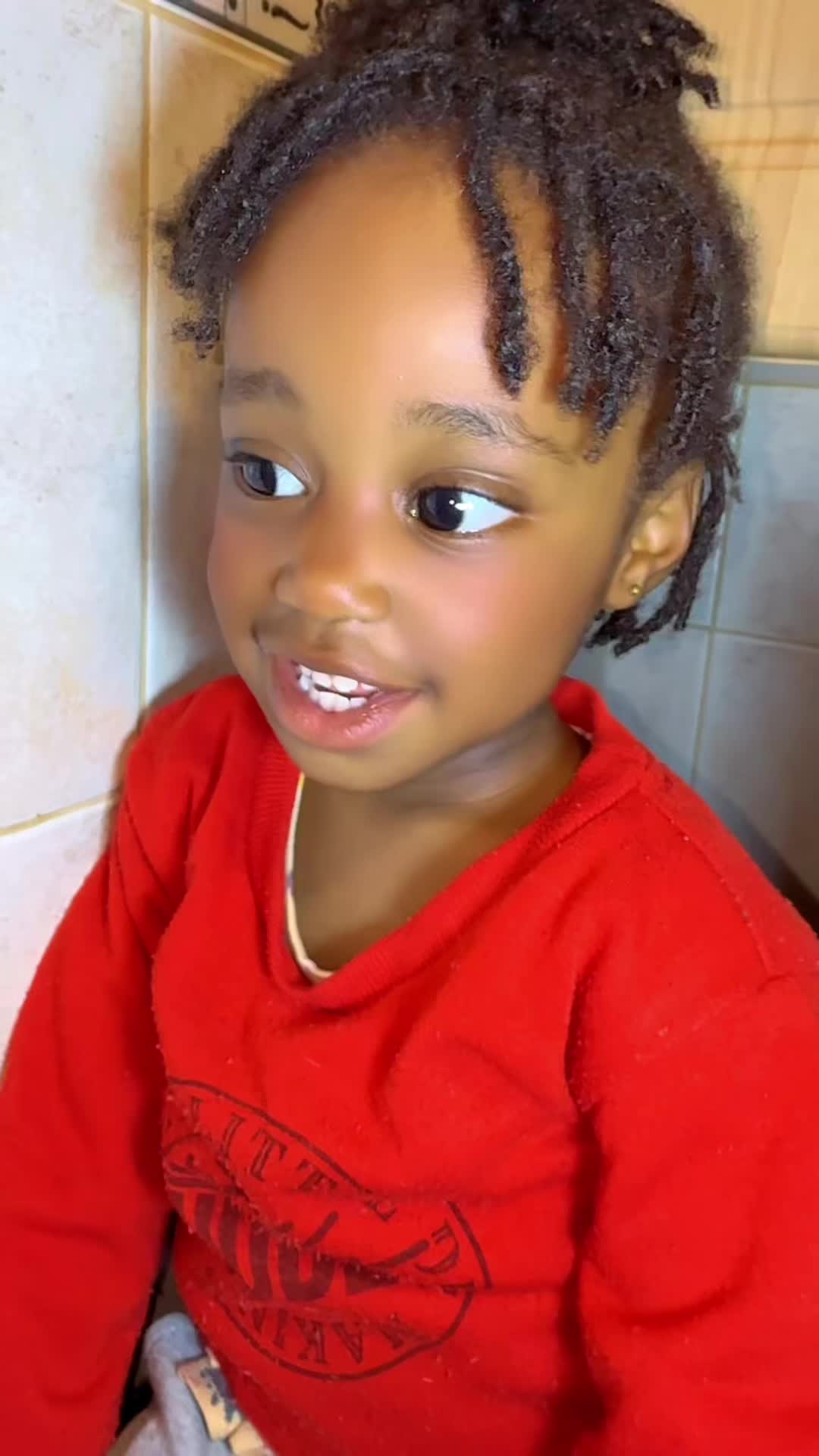 @Nellysharmy🇿🇼(NzwaraFamily)