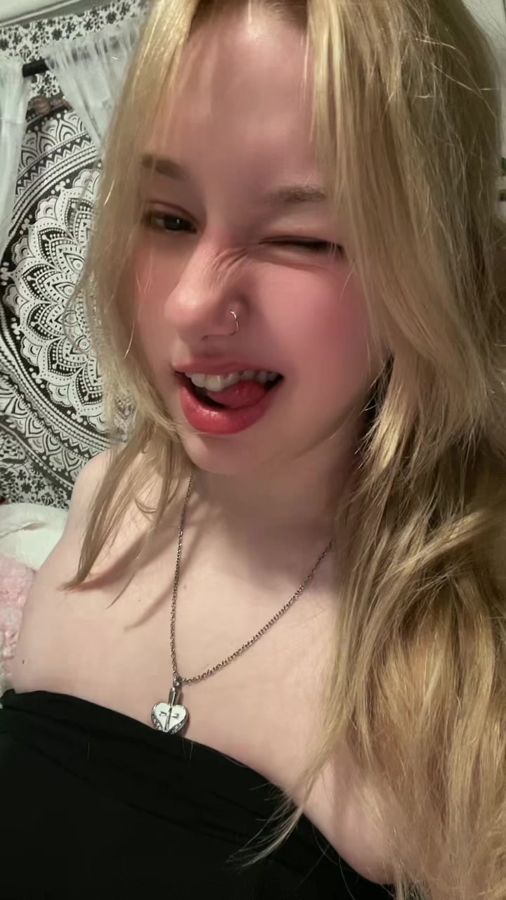 @️Evie🪽