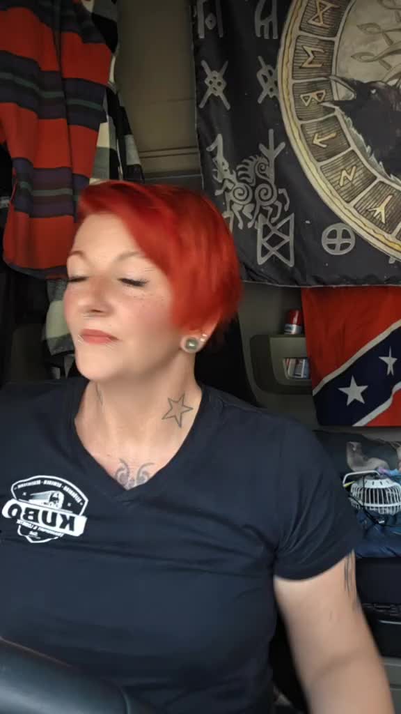 @Trucker Schildmaid Carina