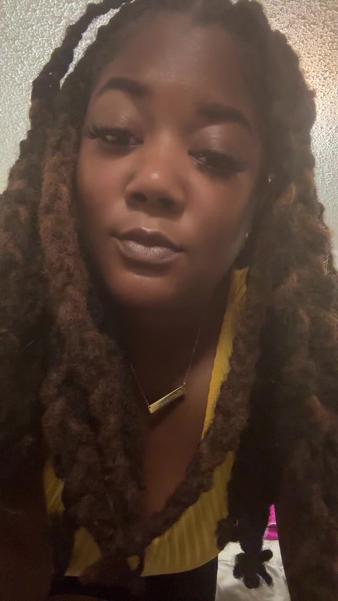 @Neshia_Nesh