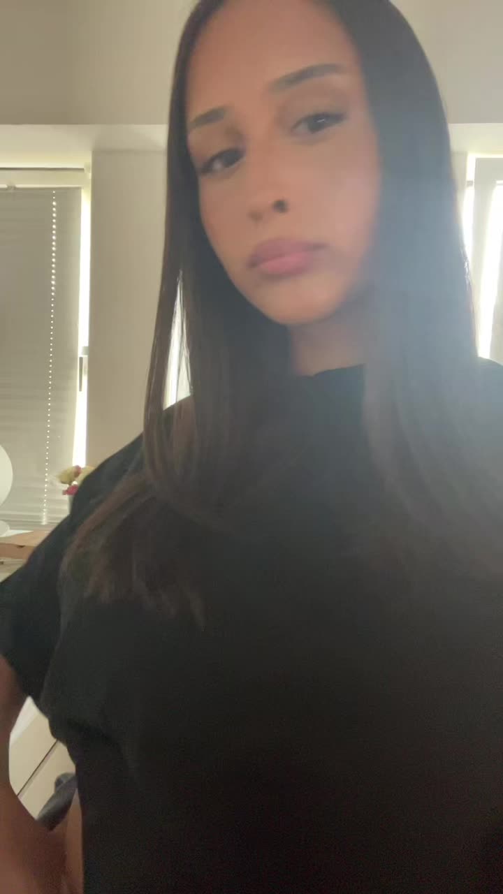 @𝓥🪽