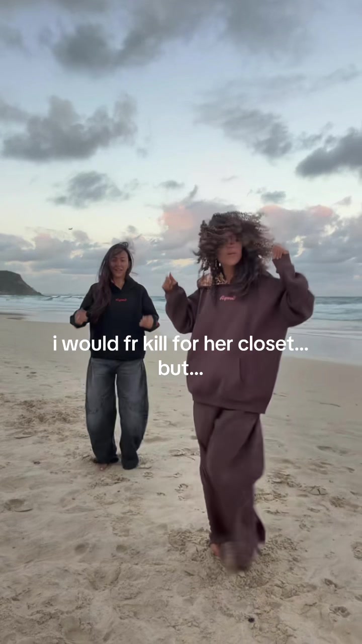 @vanessafindsoutfits