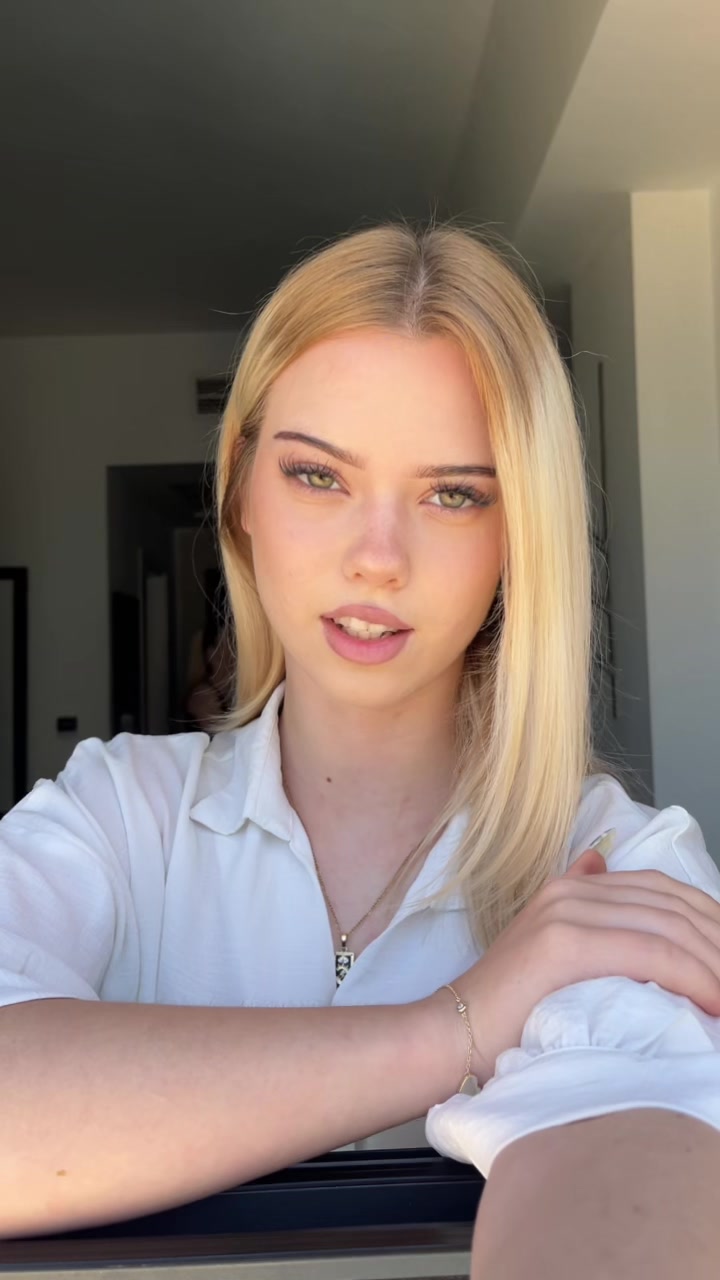 @️ella