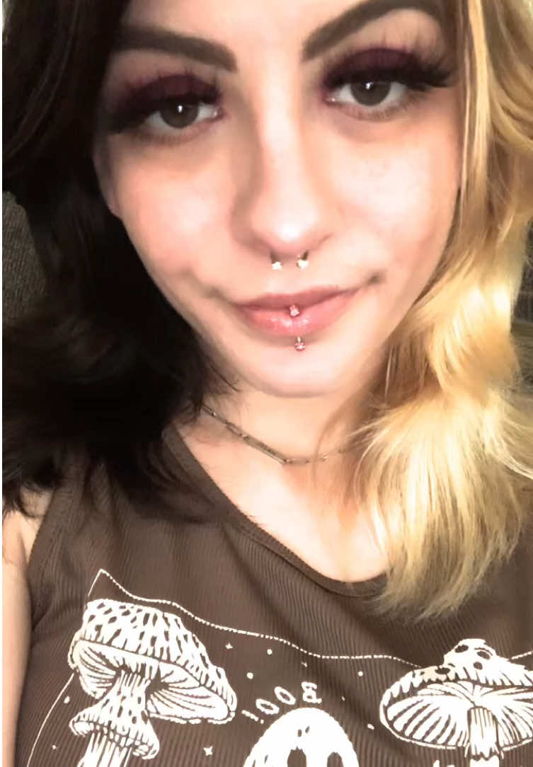 @Julia🤍🥀