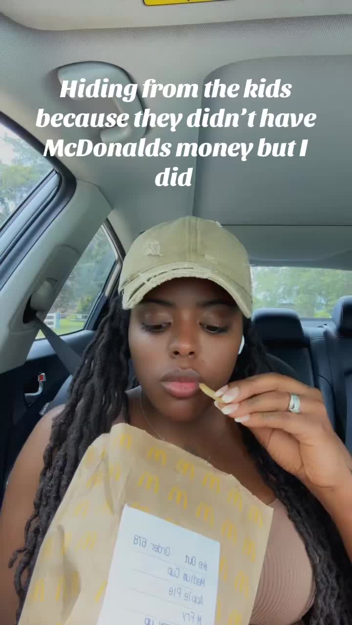 @😙🤚🏽Unbothered😙🤚🏽