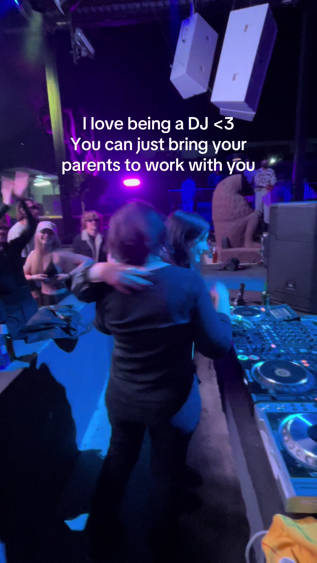 @LYAH NOIR
