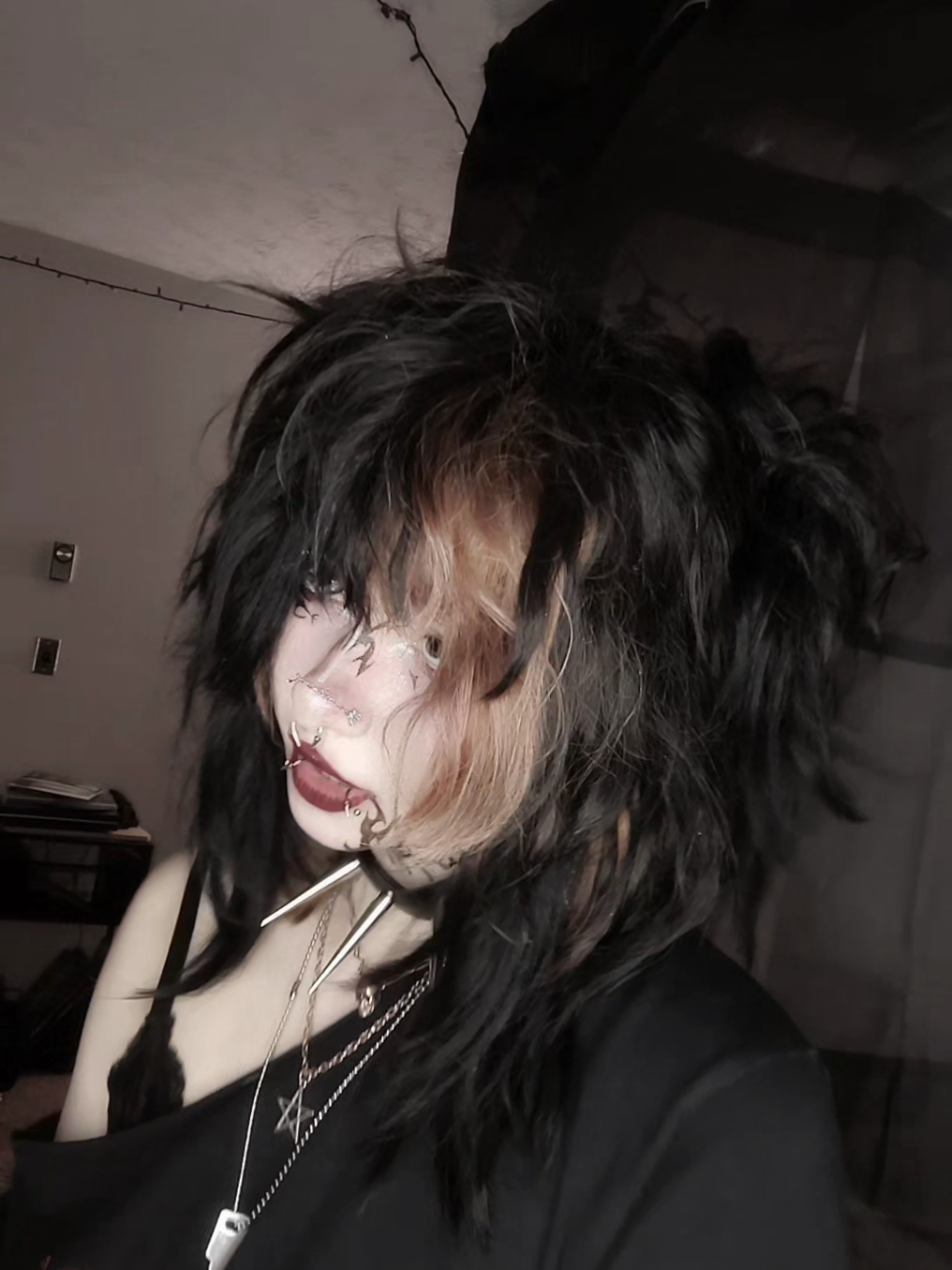 @𝕬𝖘𝖍