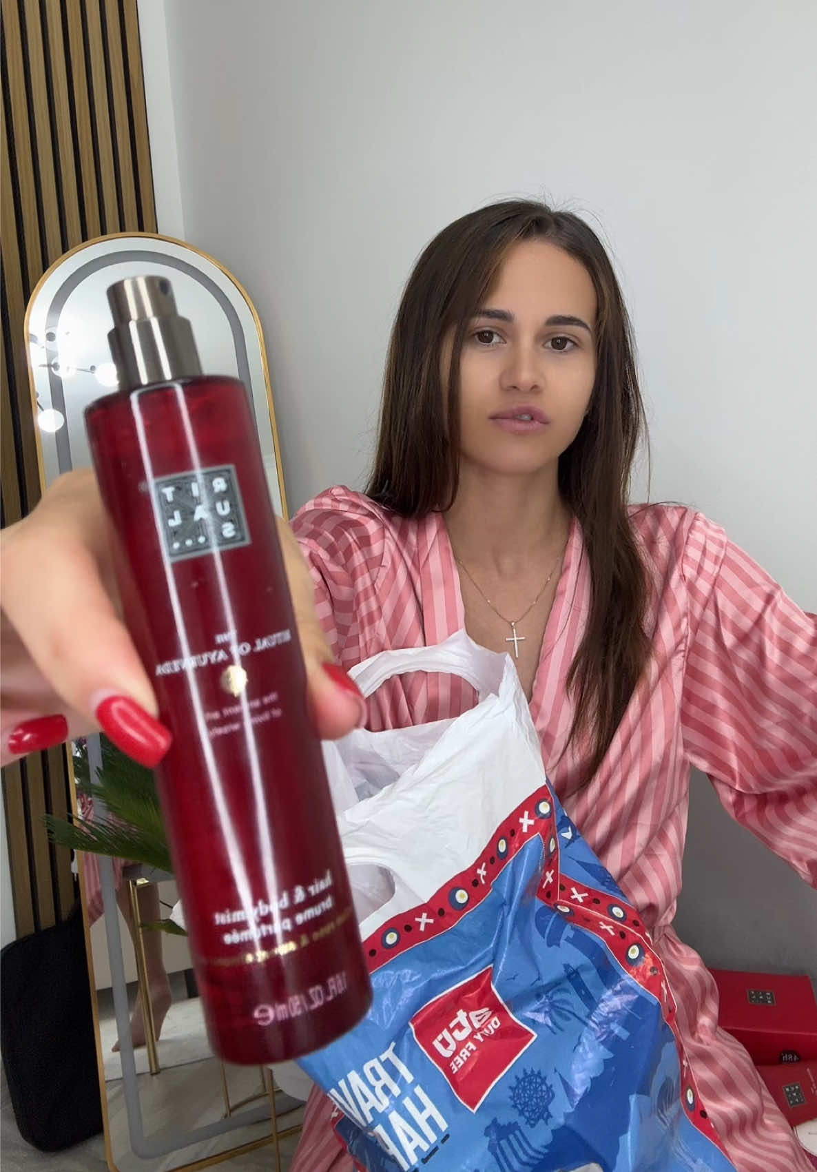 @Ella