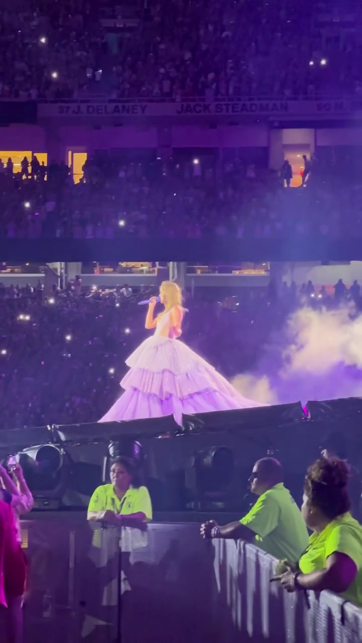 @𓂃꙳⋆videos from the eras tour