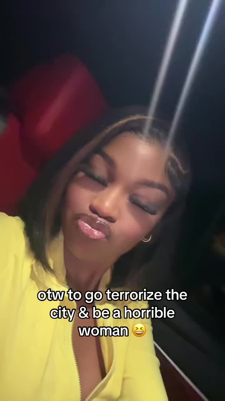 @Julie-Marié🦋