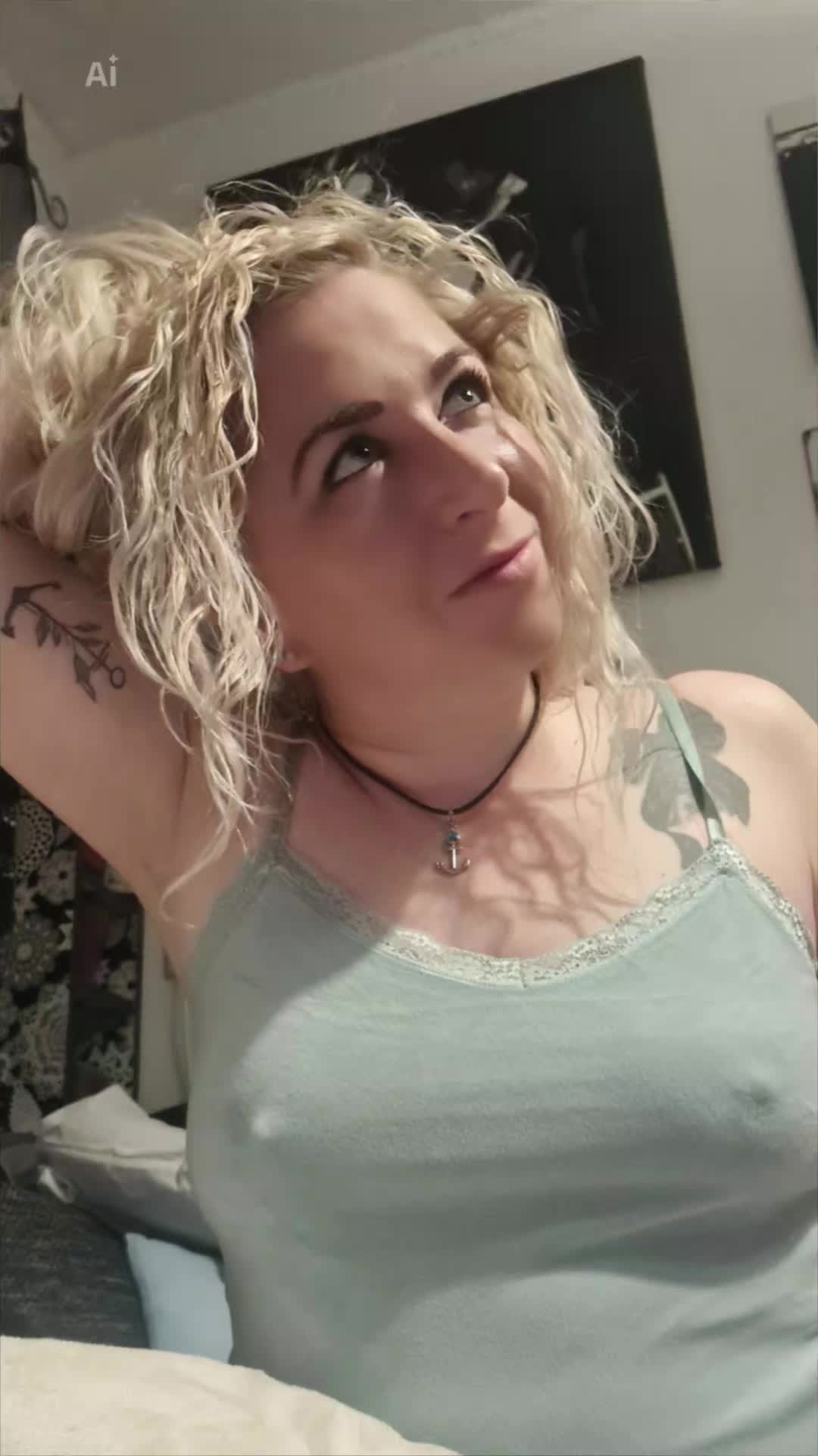 @ShellyDex😈