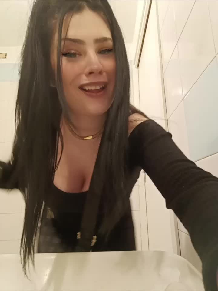 @SARA ROXY