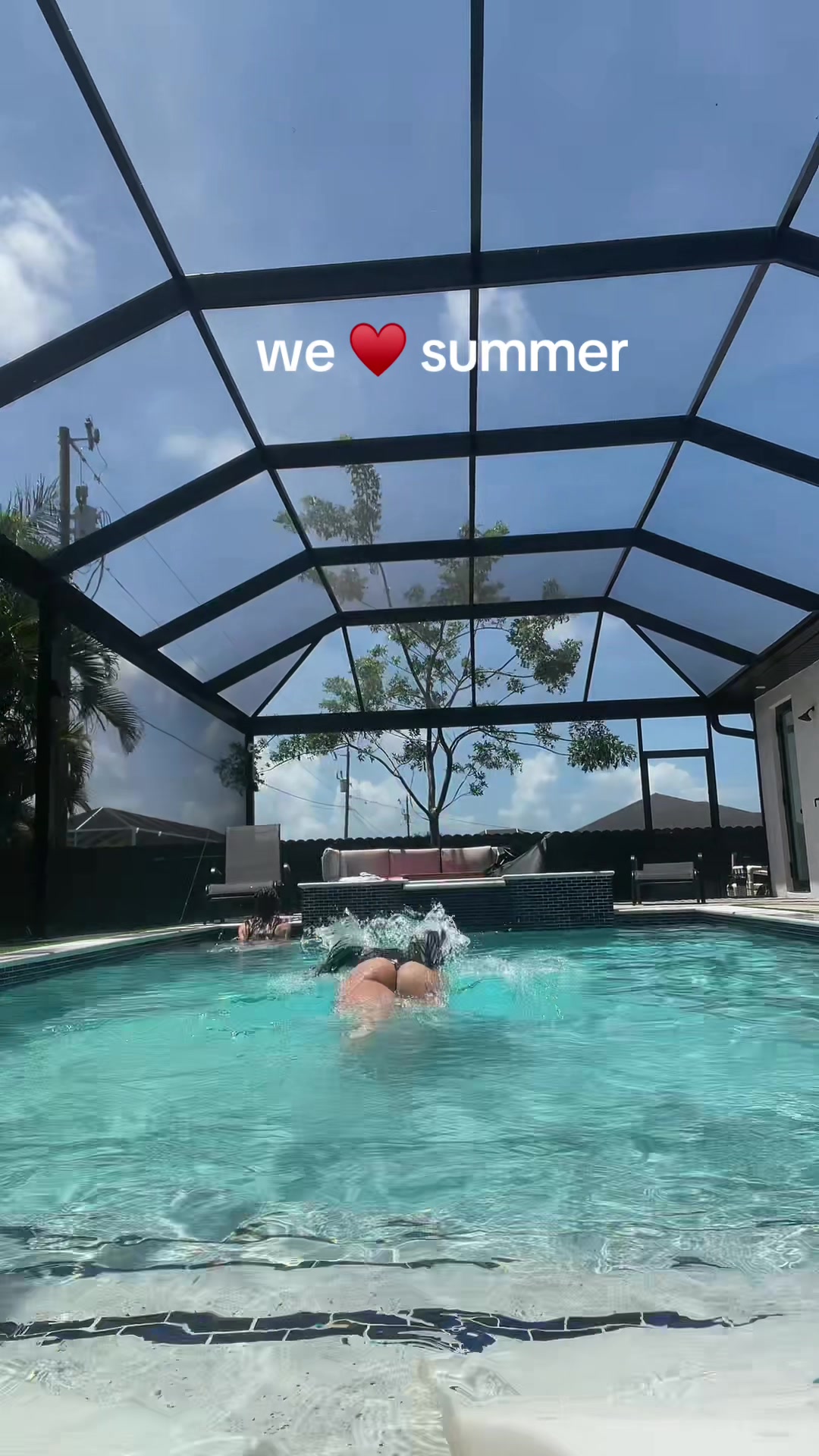 @Ari 🧃