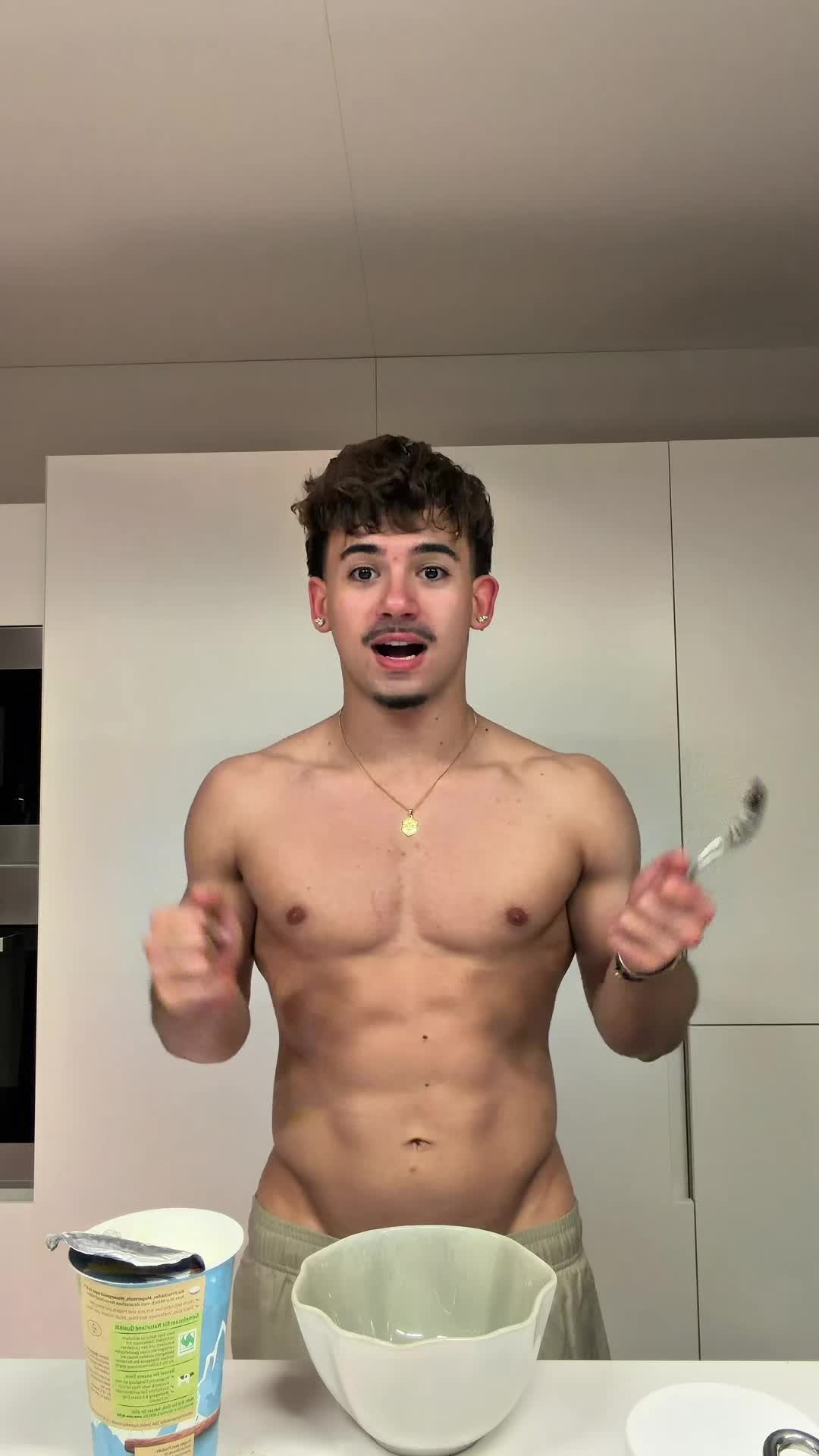 @movezfamily