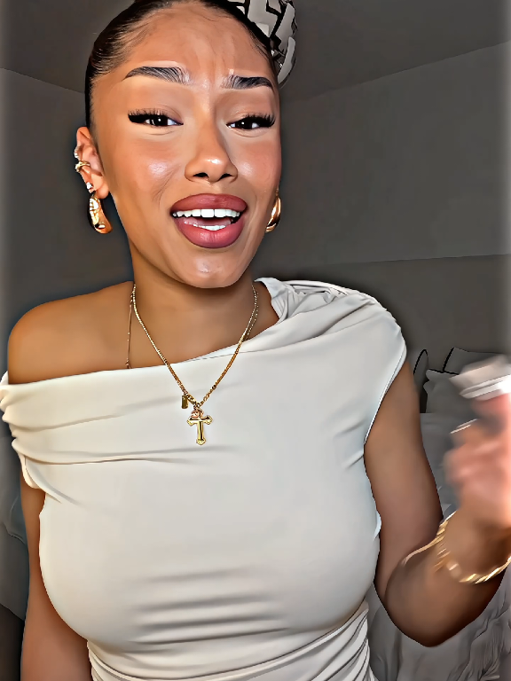 @𝗝𝗢𝗡𝗔_𝗘𝗗𝗜𝗧𝗭.✍︎🥷🏽