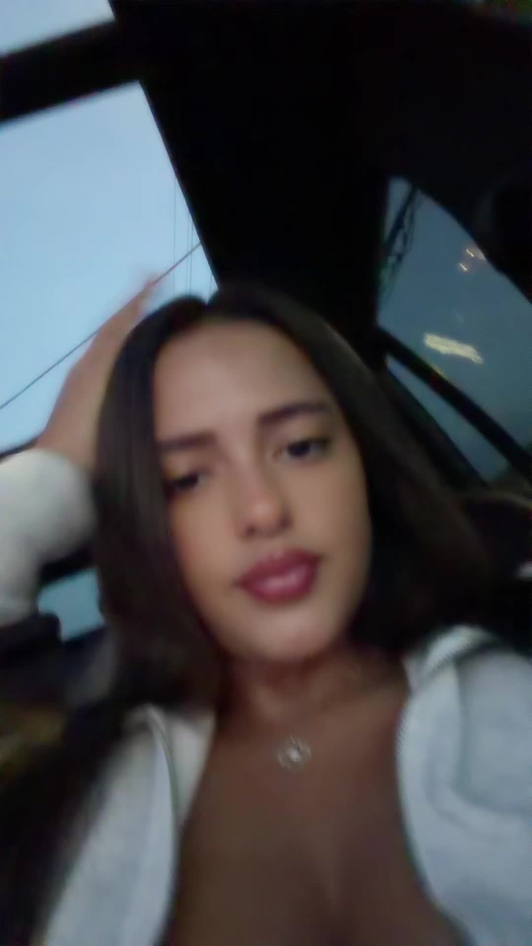 @moreofarii