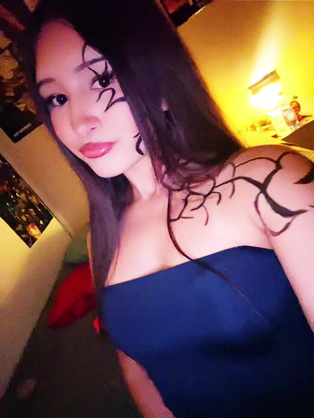 @⦻