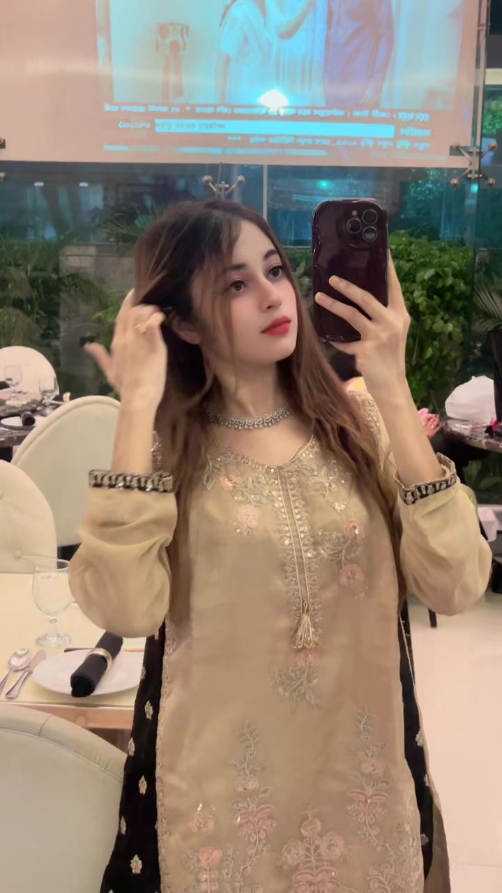 @🧚♀️✨-RI CH I -✨🧚♀️