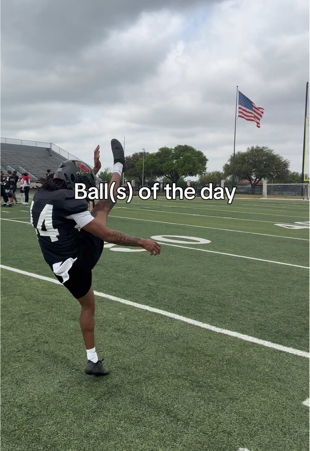 @4thDownHero