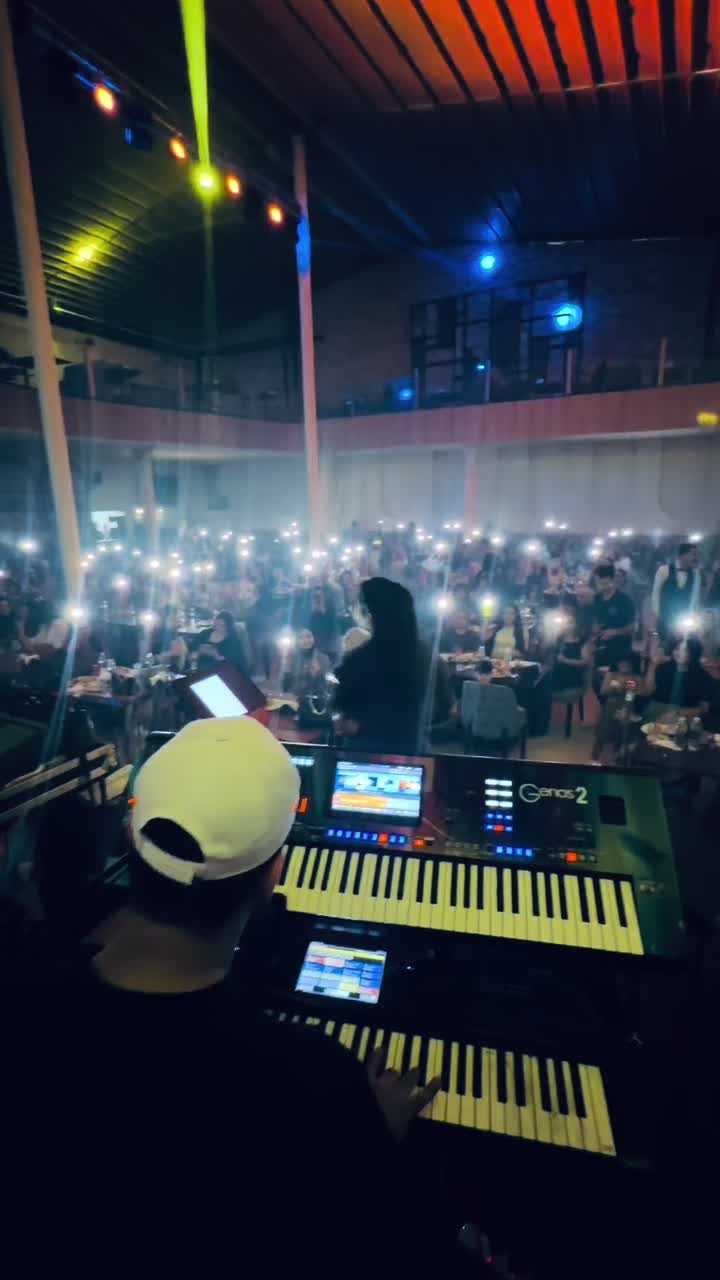 @الفنانه قمر الزمان