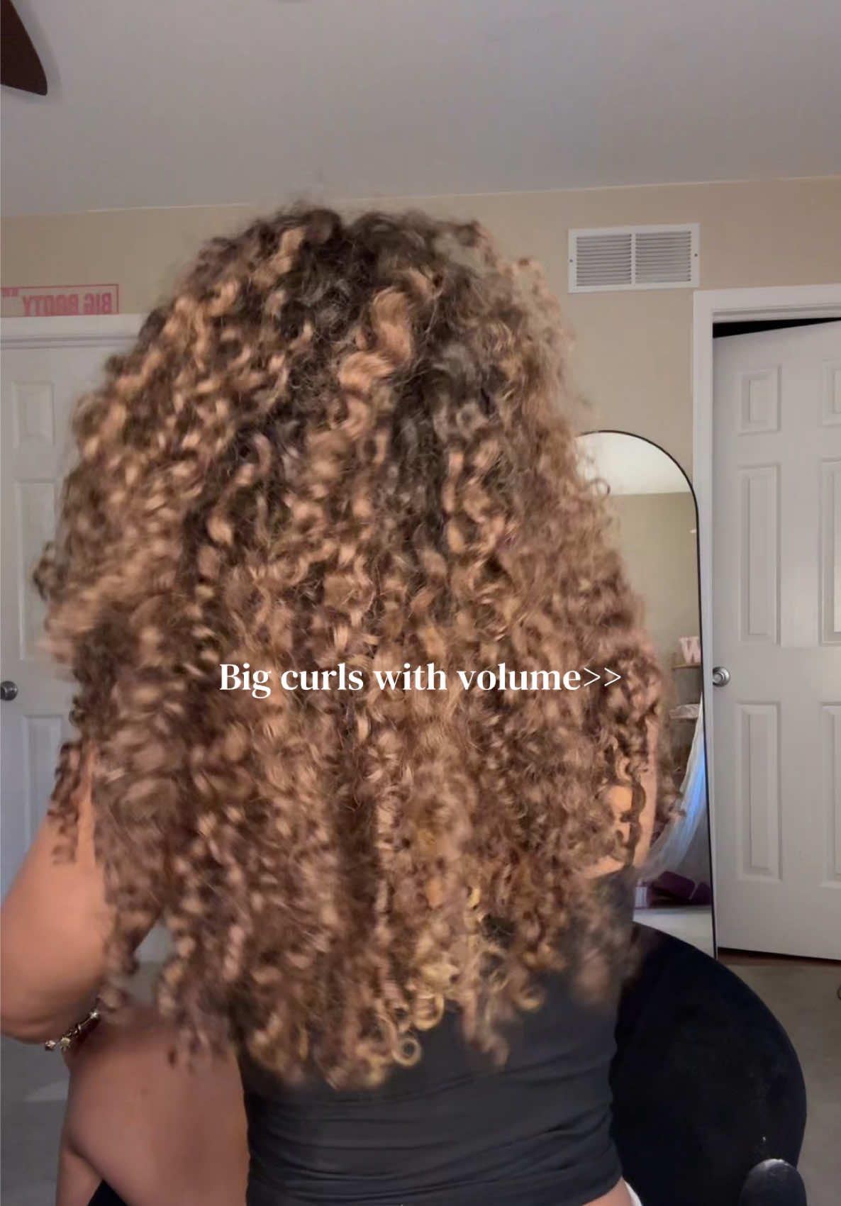 @𝑾𝑯𝑰𝑻𝑵𝑬𝒀 𝑭𝑰𝑬𝑳𝑫𝑺🌺