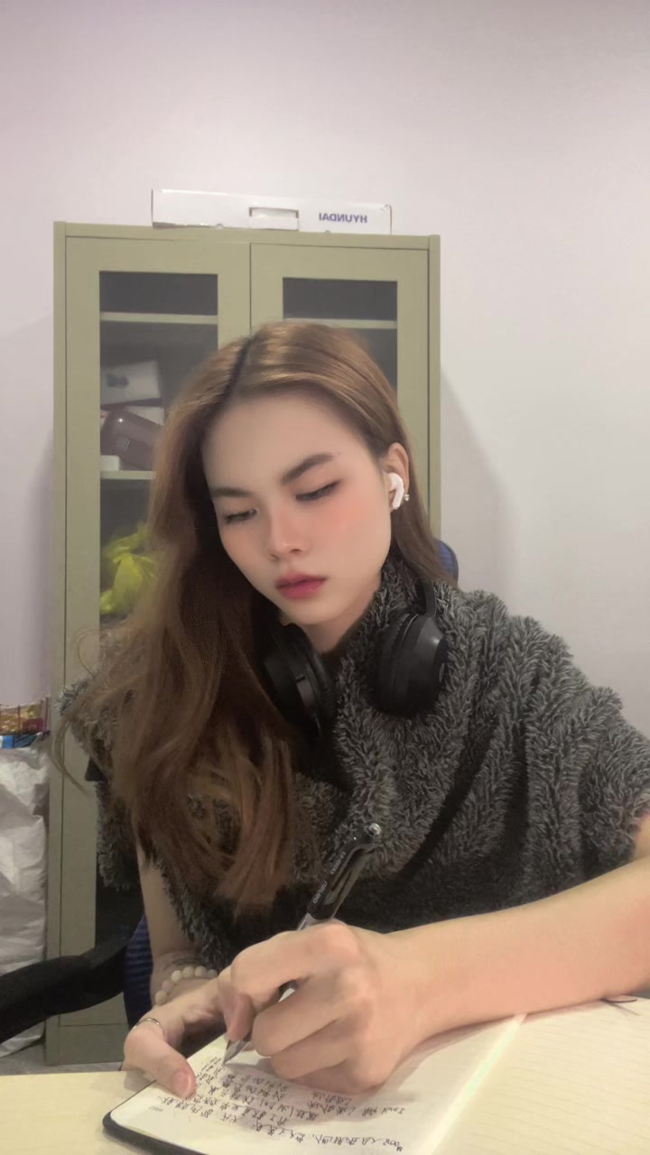 @🇰🇭Angelina Grace🇨🇳