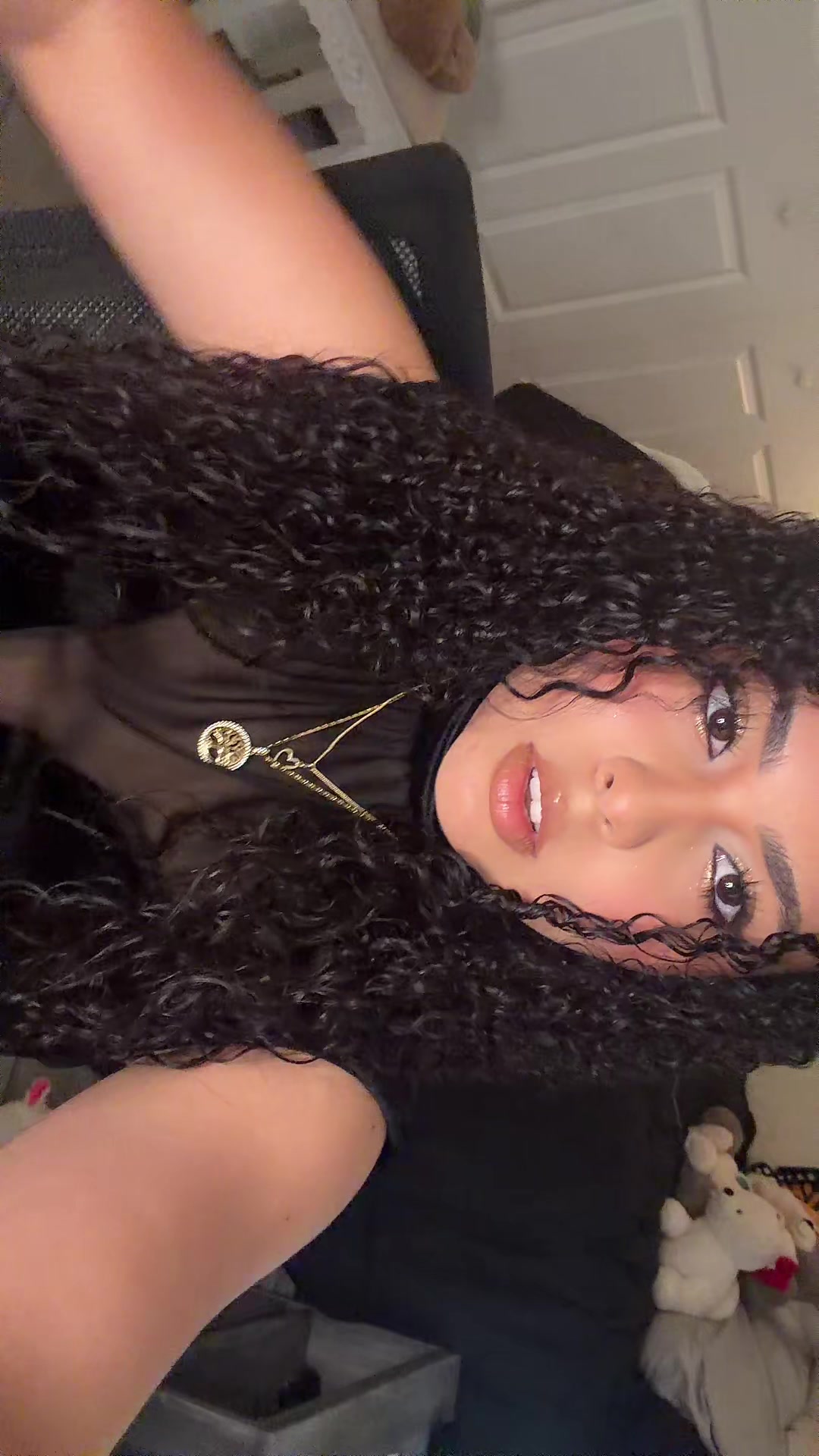 @…