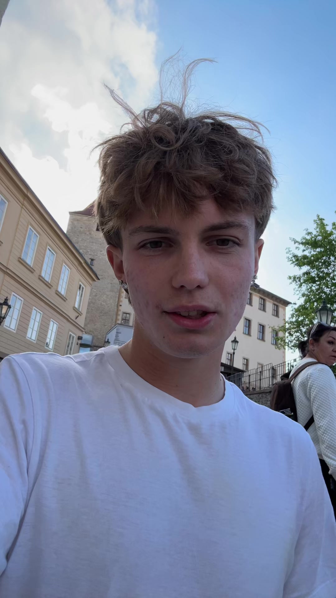 @Sqwimeee