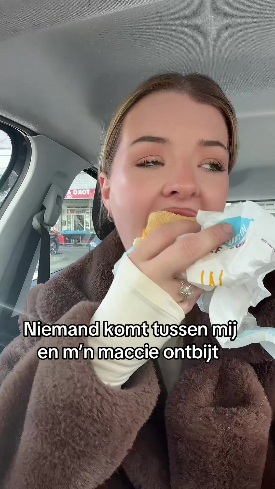 @Loisskye_