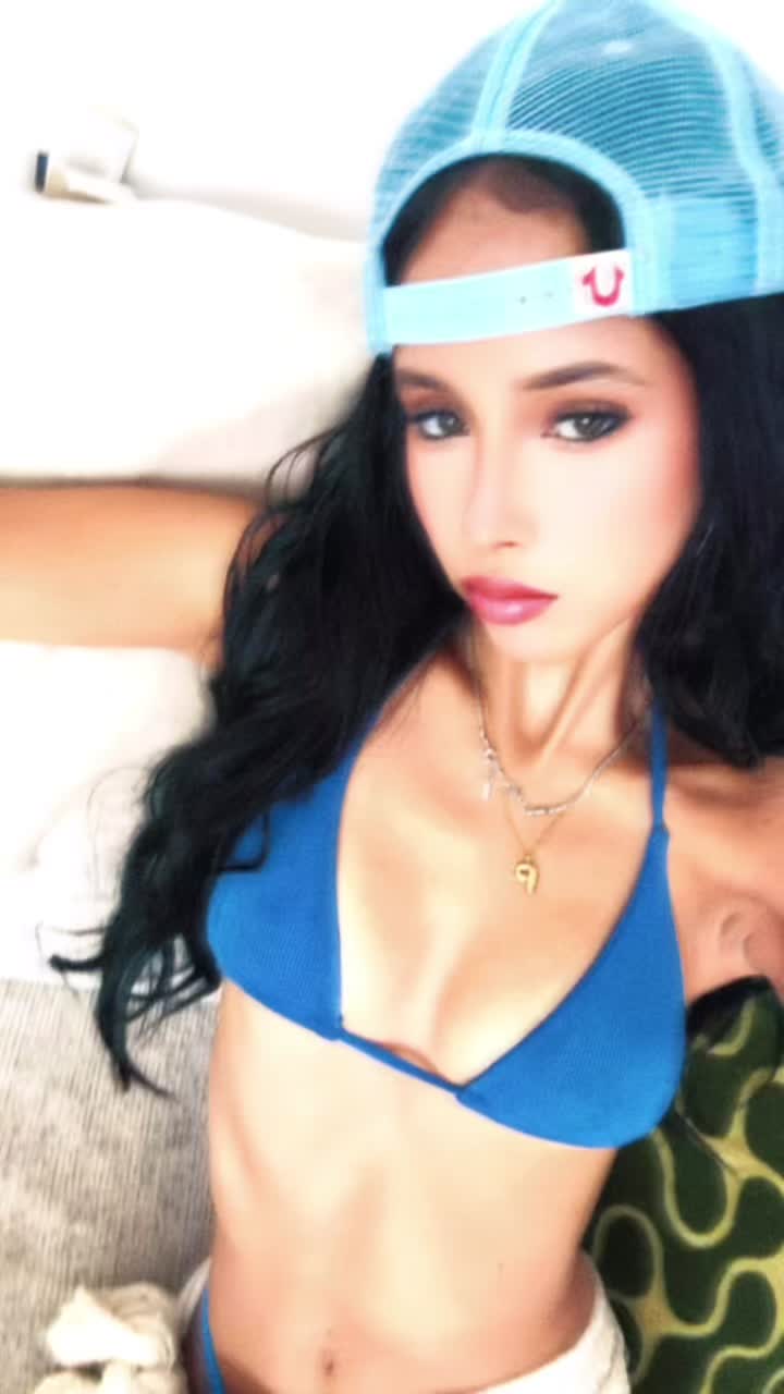 @paola krystal