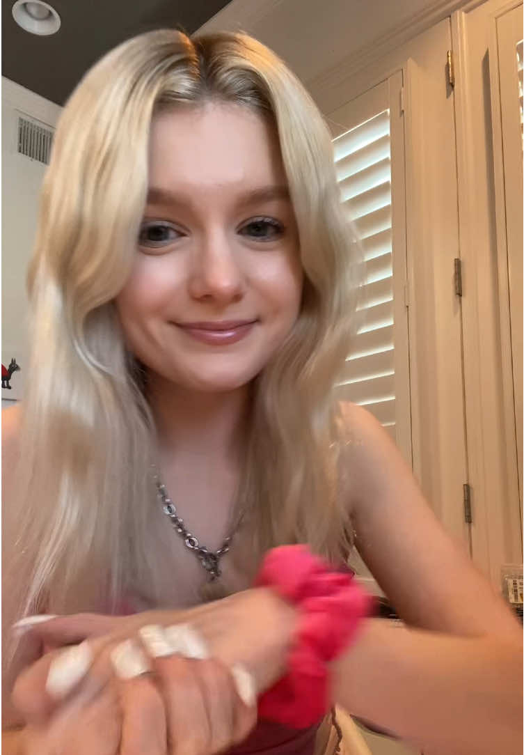@sheshowsmore