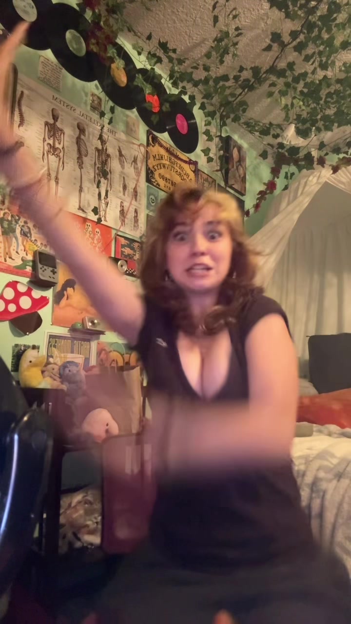 @standandtalkwithlyn