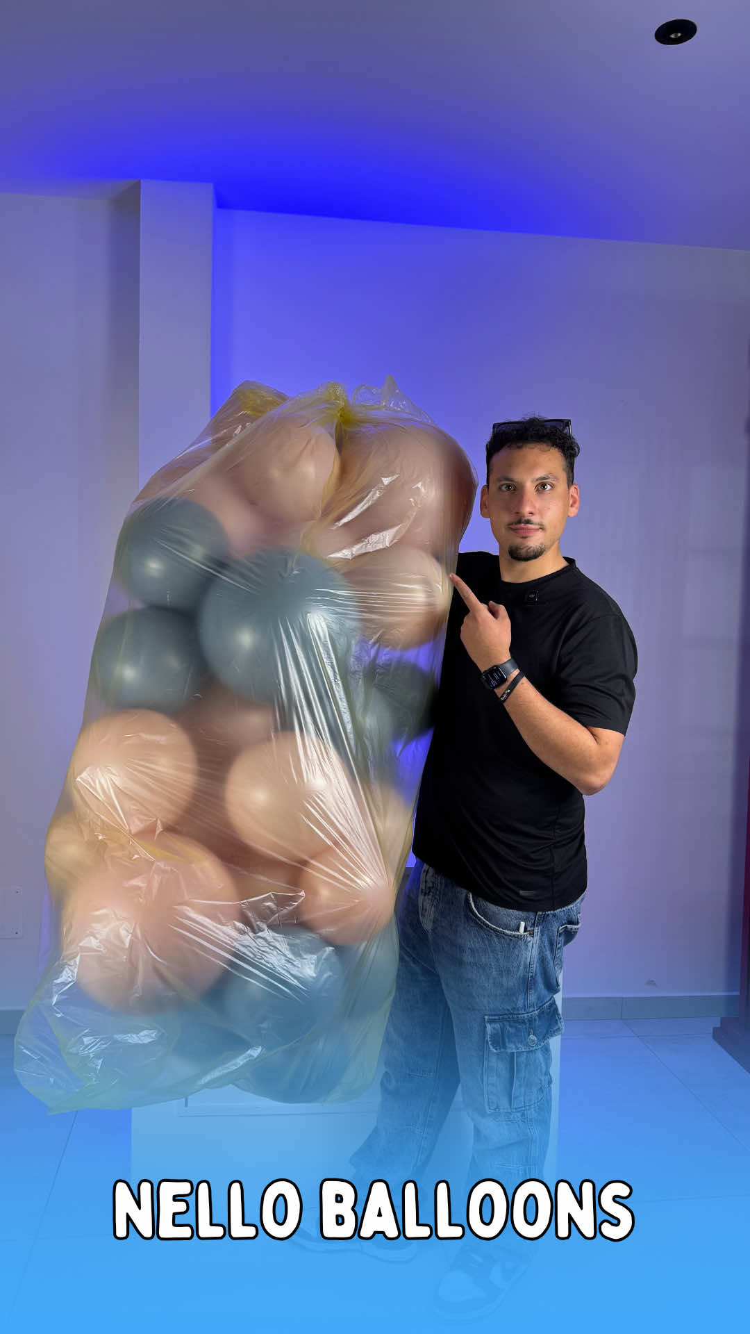 @Nello_Balloon Artist