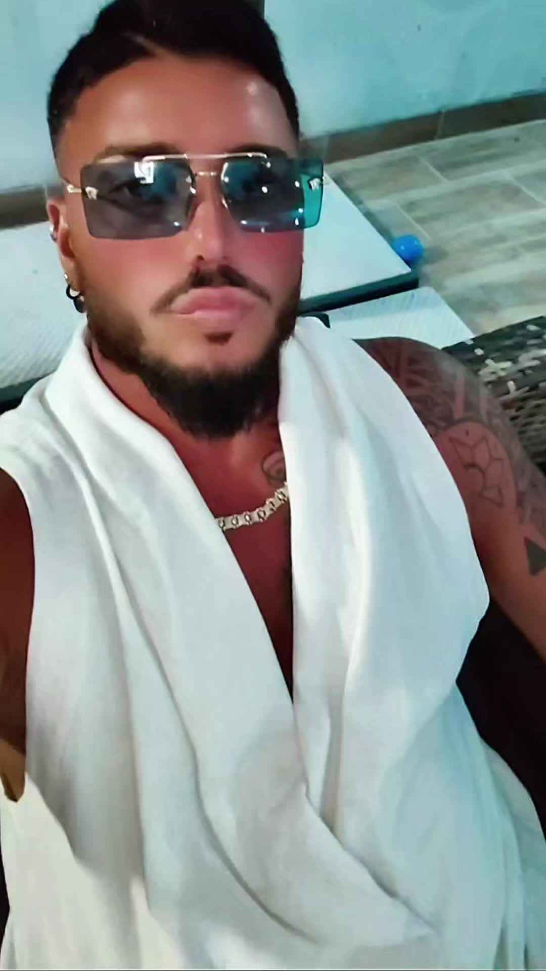 @Emanuele Avitabile