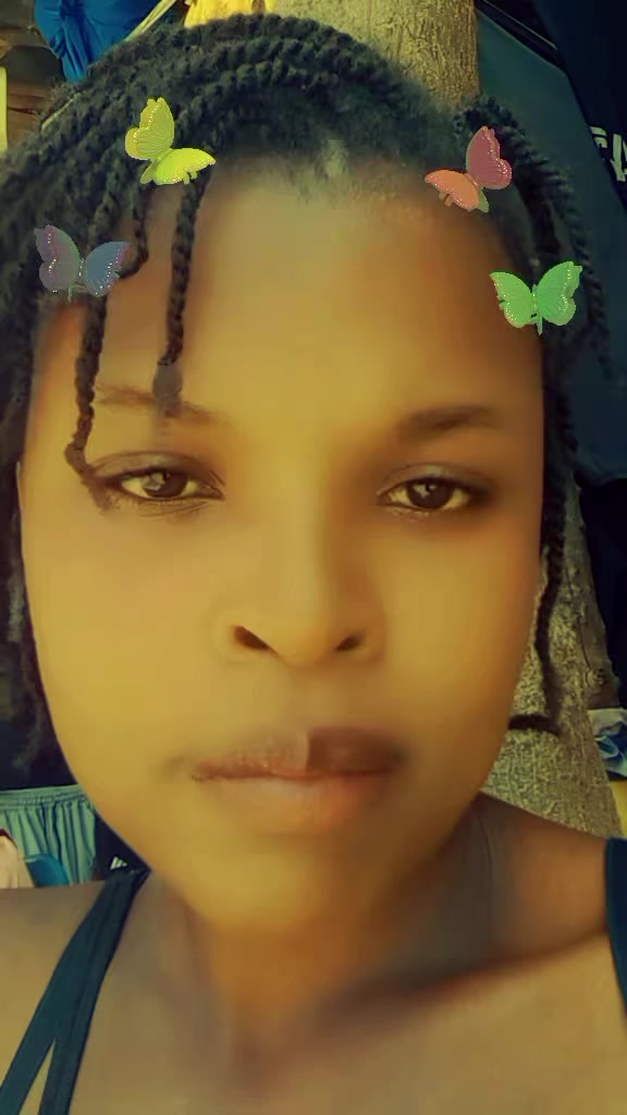 @Lizzy k 🇰🇪