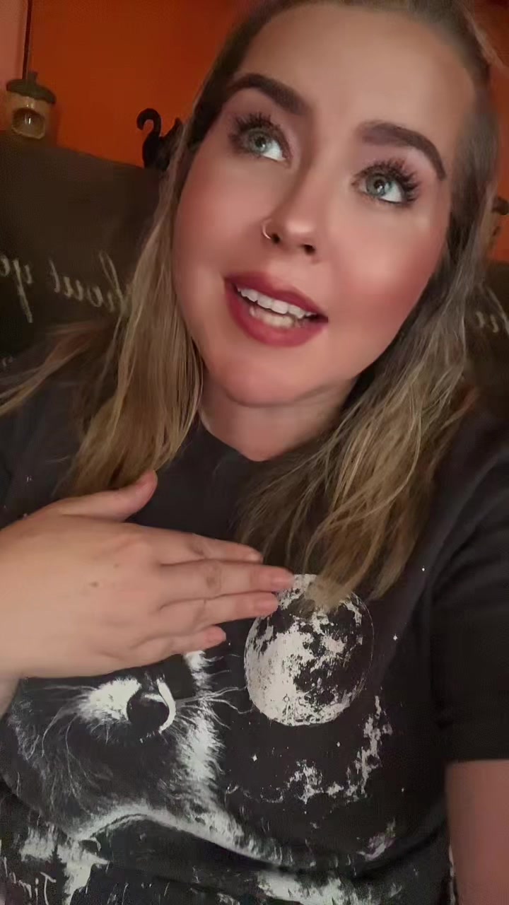 @Renee Reads “Romance” 📖