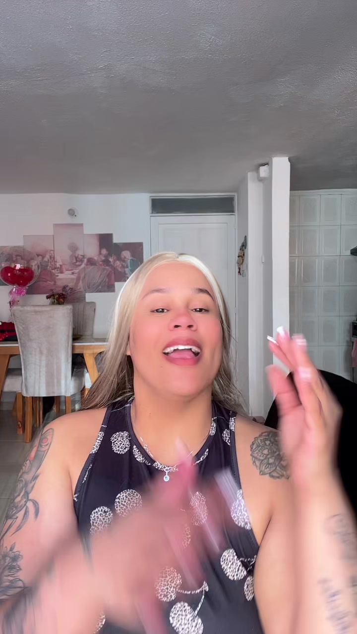 @Scarlet curvy