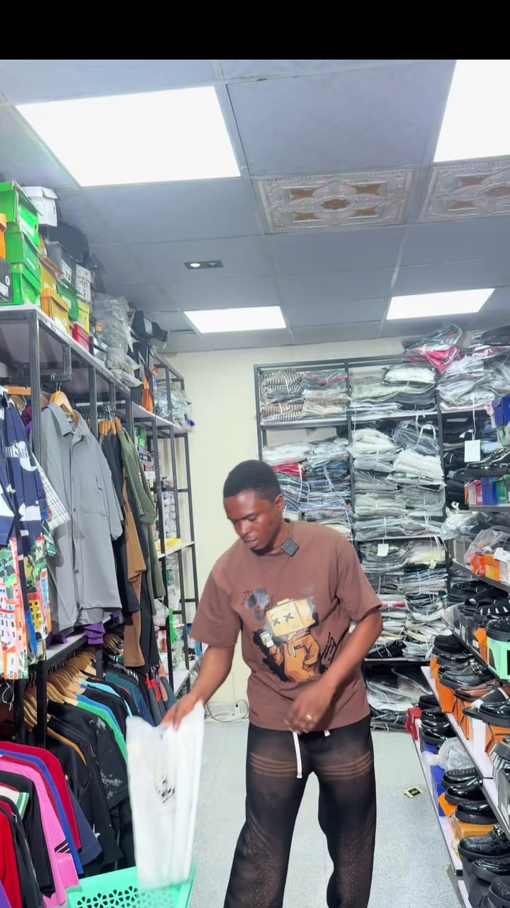 @BIGGEST TSHIRTWAREHOUSE IN IBD